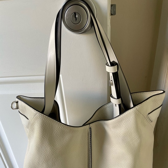 Michael Kors White Pebbled W/Black Leather Chain Large Satchel Bag - Picture 4 of 16